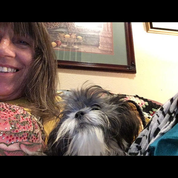 MEET YOUR POSHER! A TOP SELLER & MENTOR. - Picture 5 of 5